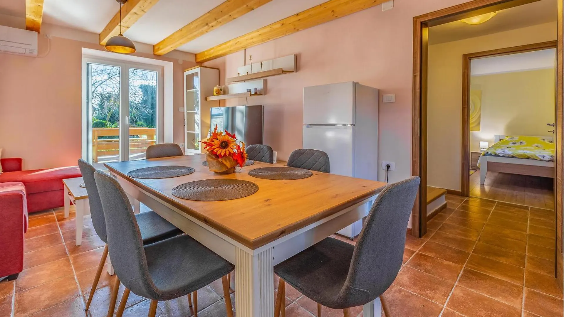 Awesome Home In Sisan With Kitchen