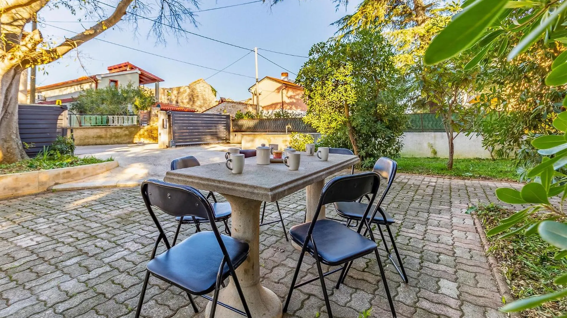 Awesome Home In Sisan With Kitchen Holiday home